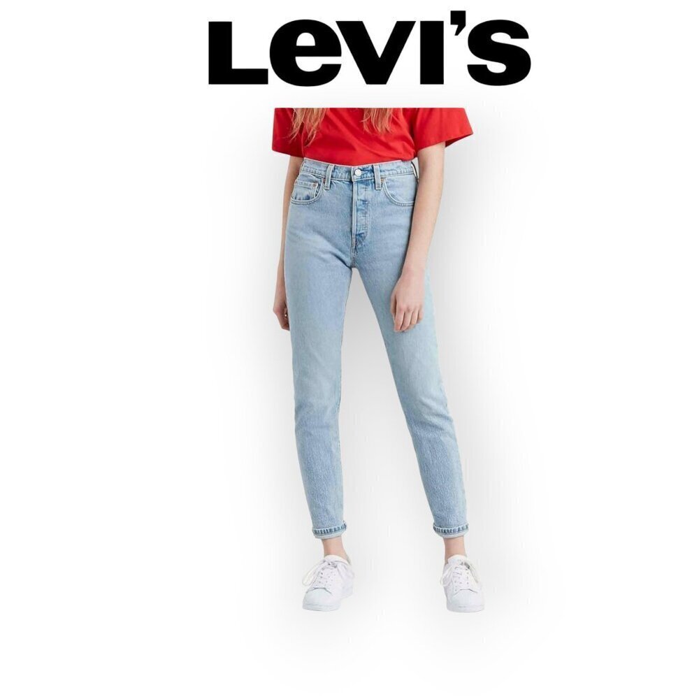 Levi’s Lightwash Slim Fit Premium Denim Jeans Size 28 Women’s EUC Trendy